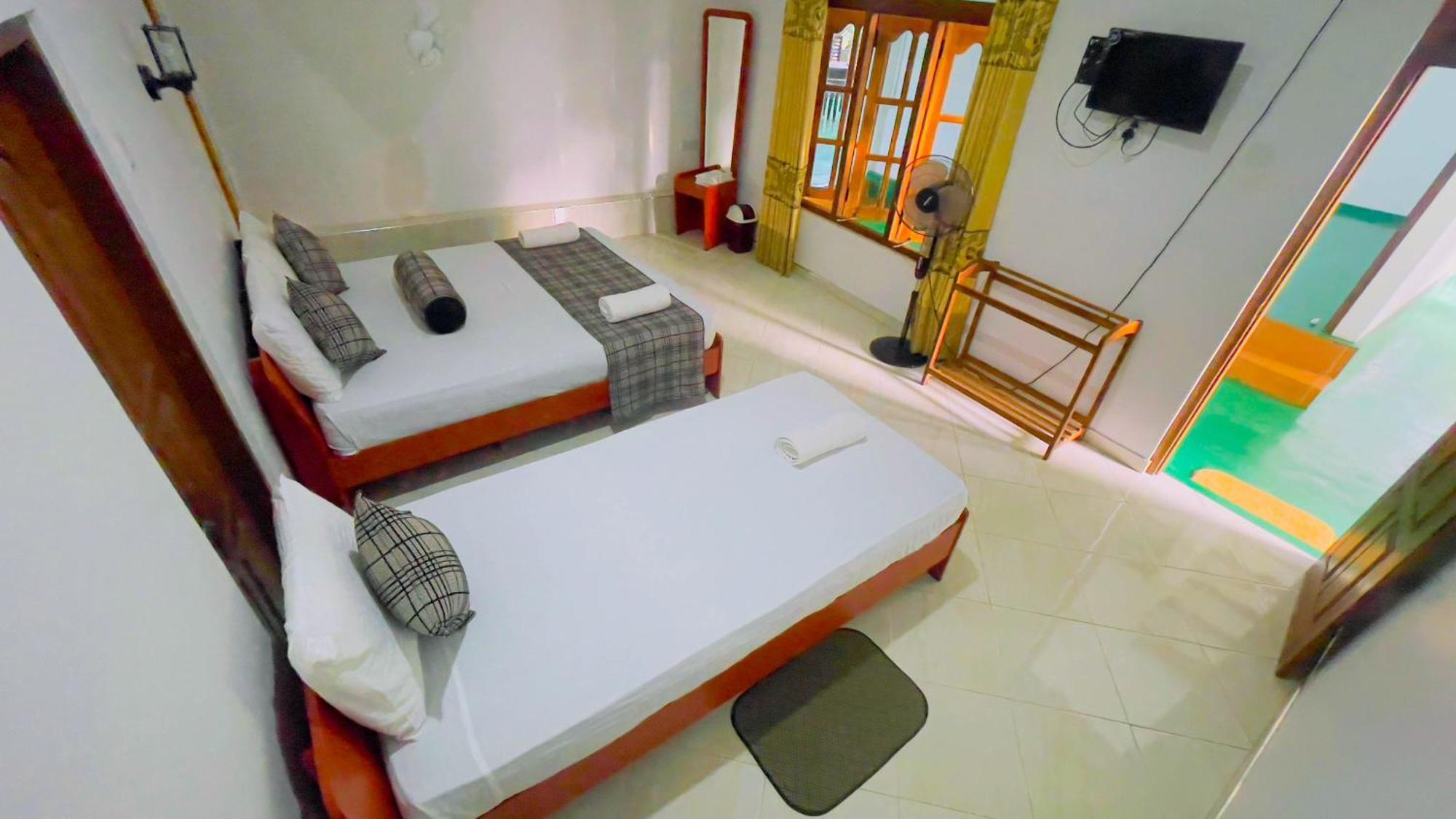White Eagle Hotel Сигирия Экстерьер фото